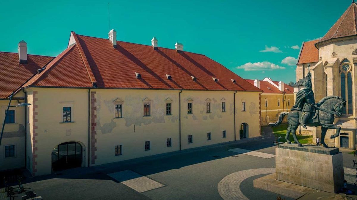 Szenzáció: restaurálják és kiállítják a tizenegy erdélyi fejedelem portréját!