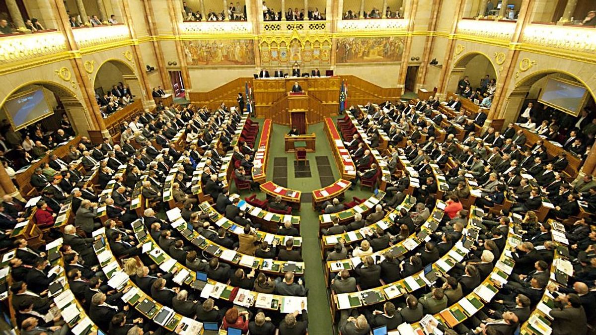Itt a lista: ennyit kereshetnek az országgyűlési képviselők a jövőben