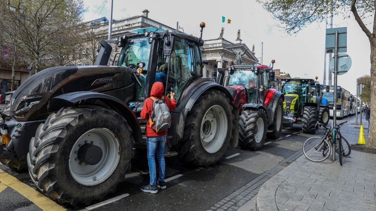 Káosz Írországban: a hadsereggel oszlatják fel az energiaválság miatt tiltakozókat