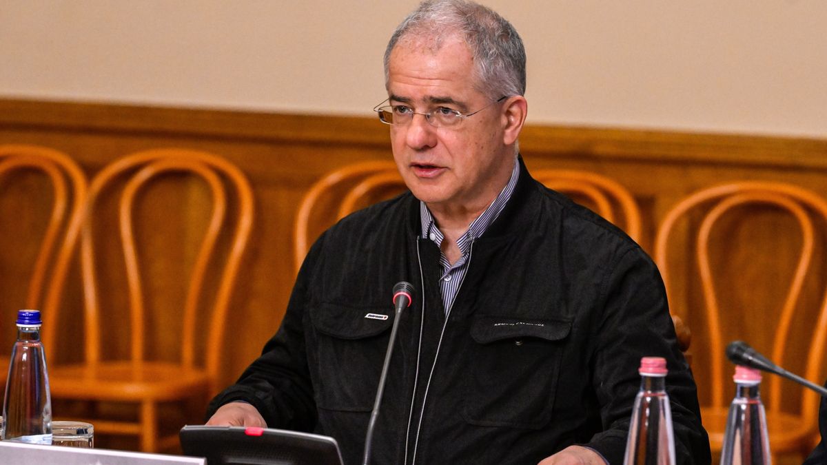 Kósa Lajos nem veszi át mandátumát és nem indul a tisztújításon