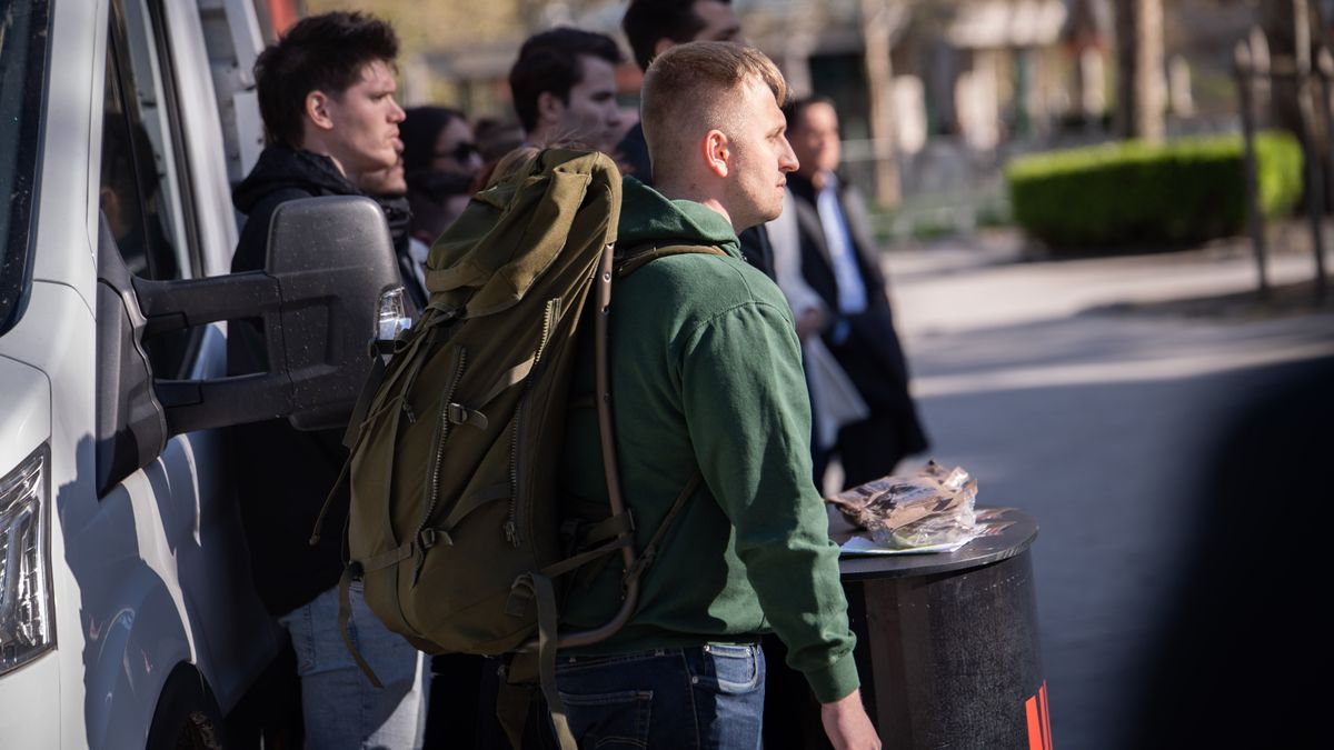Több tízezren írták alá azt a petíciót, amit a tiszások háborúpárti nyilatkozatai miatt indítottak el