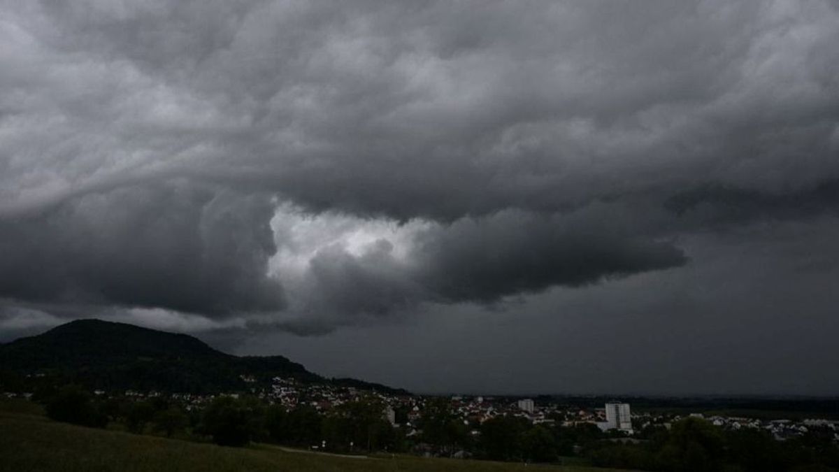 Mégsem lesznek zivatarok? Visszavonták a riasztást