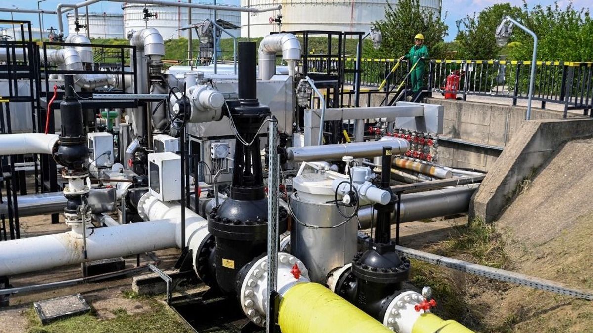 Most elhárult a veszély, de Ukrajna bármikor bevetheti újra a zsarolókártyát, ezúttal már a Tisza Párt ellen