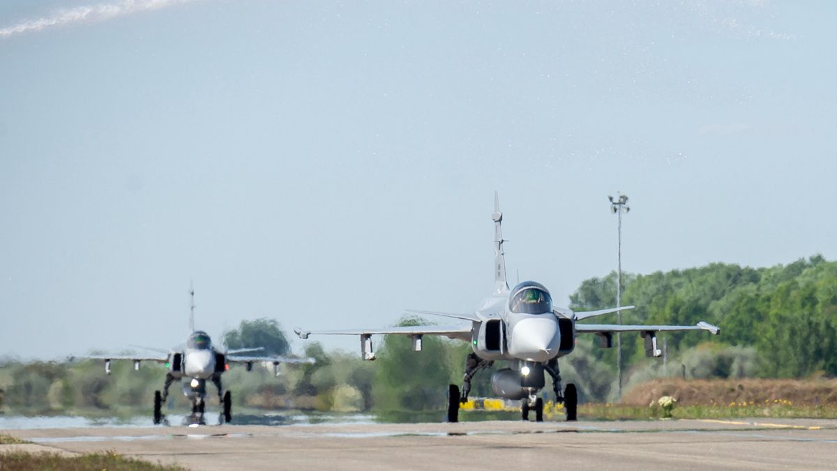 Lélegzetelállító fotókon a Magyarországra érkezett két új Gripen (GALÉRIA)
