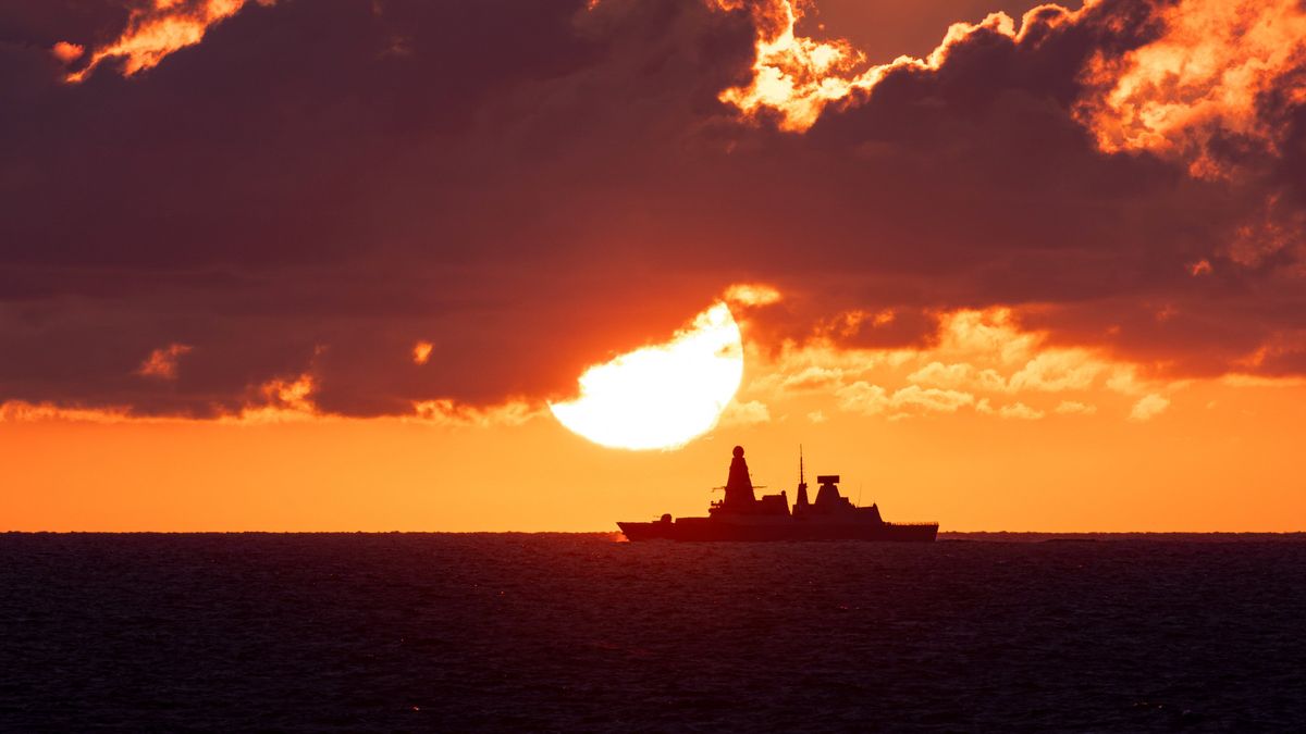 A brit haditengerészet tehetetlen: Putyin árnyékflottája szabadon jár-kel a Csatornán