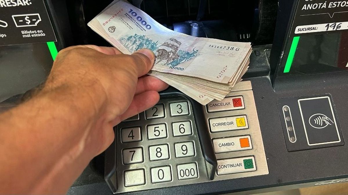 Figyelmeztették az ügyfeleket: fontos szolgáltatásait állítja le az egyik legnagyobb magyarországi bank