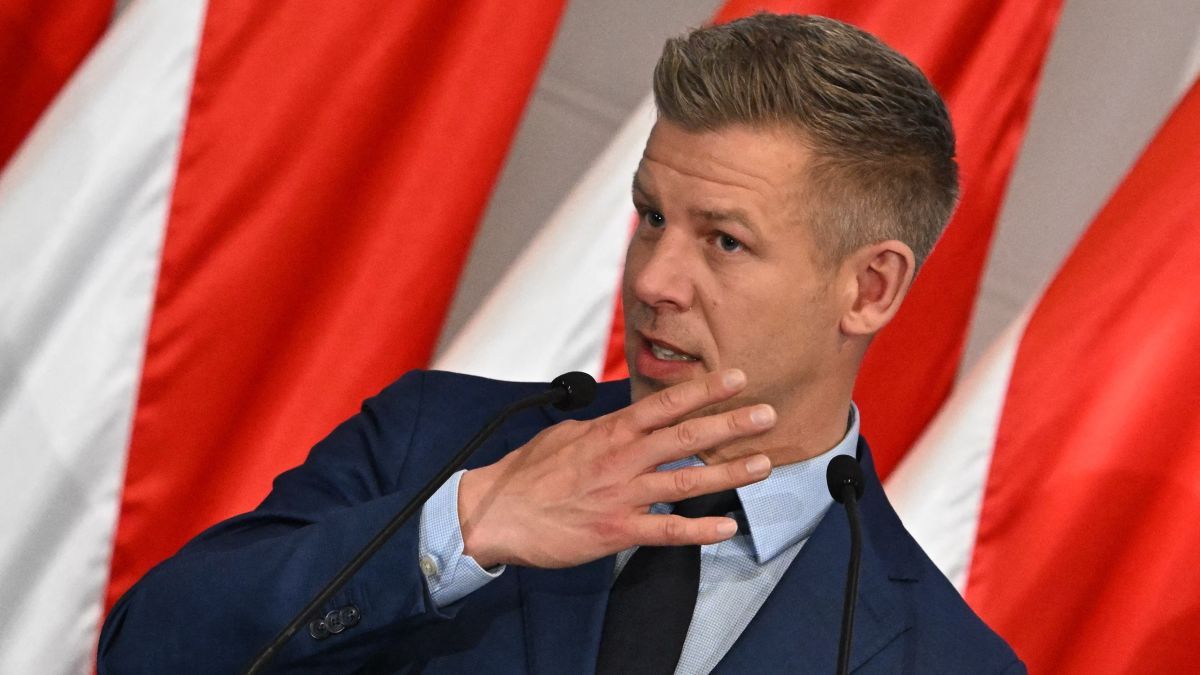 „Orbánnál is orbánistább” – így festették ultrakonzervatívvá a nyugati influenszerek Magyar Pétert