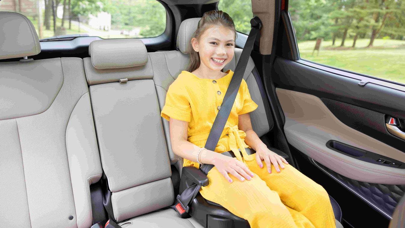 Ülésmagasító autóba: Mikortól használható szabályosan?