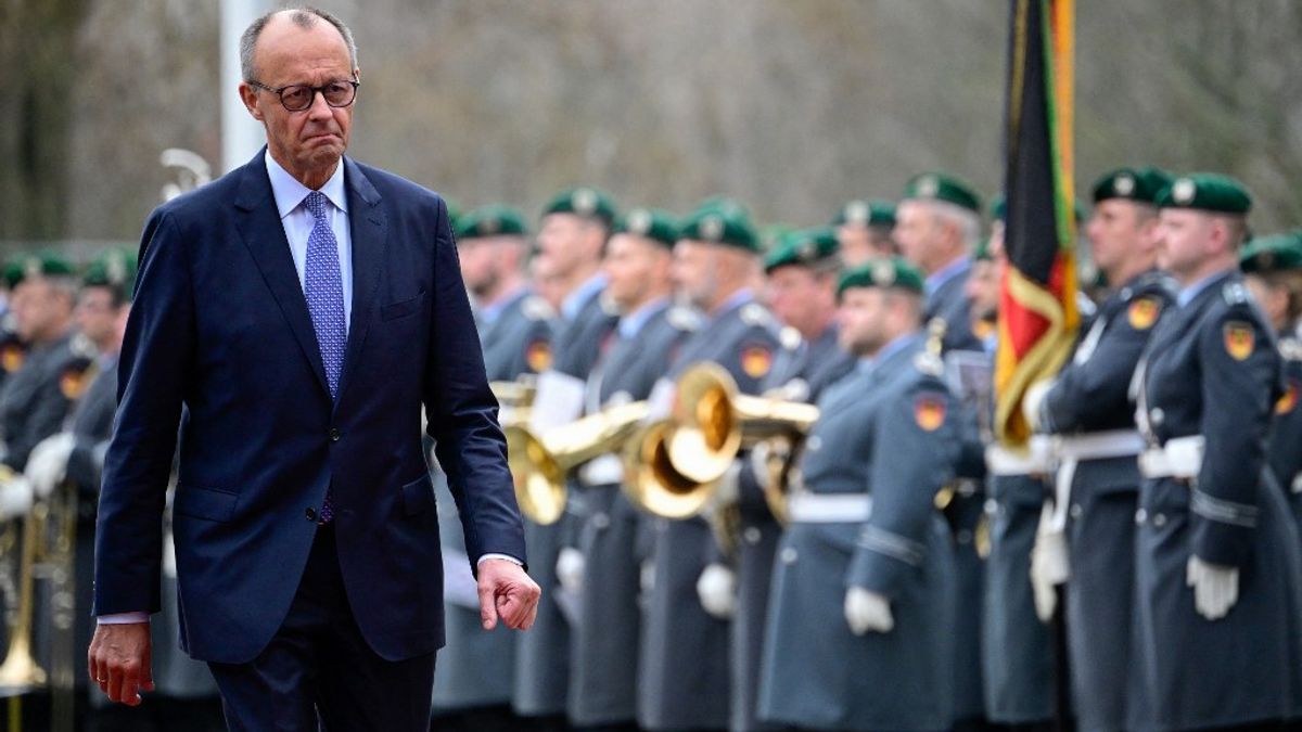 Új szintre lépett a háborús készülődés Németországban: a Tisza testvérpártja a sorkatonaság bevezetésére készül – így reagáltak a német fiatalok (VIDEÓ)