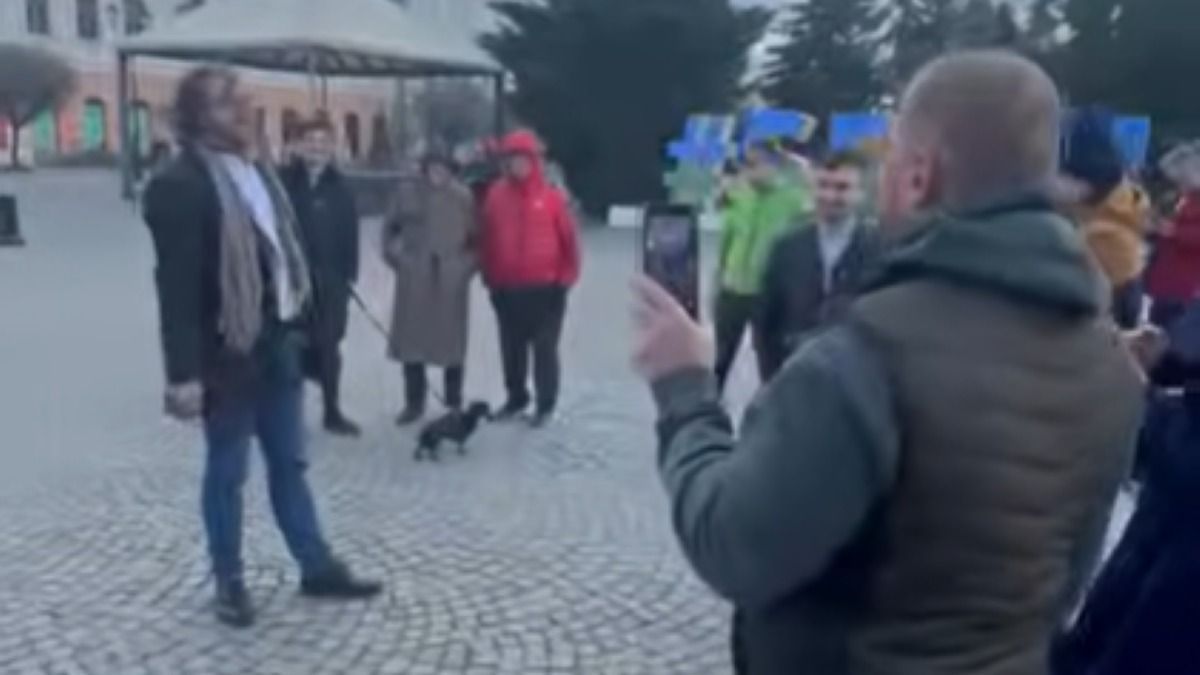 Erdélyben sem árad a Tisza: csúnya kudarcba fulladt a párt demonstrációja Sepsiszentgyörgyön (Videó)