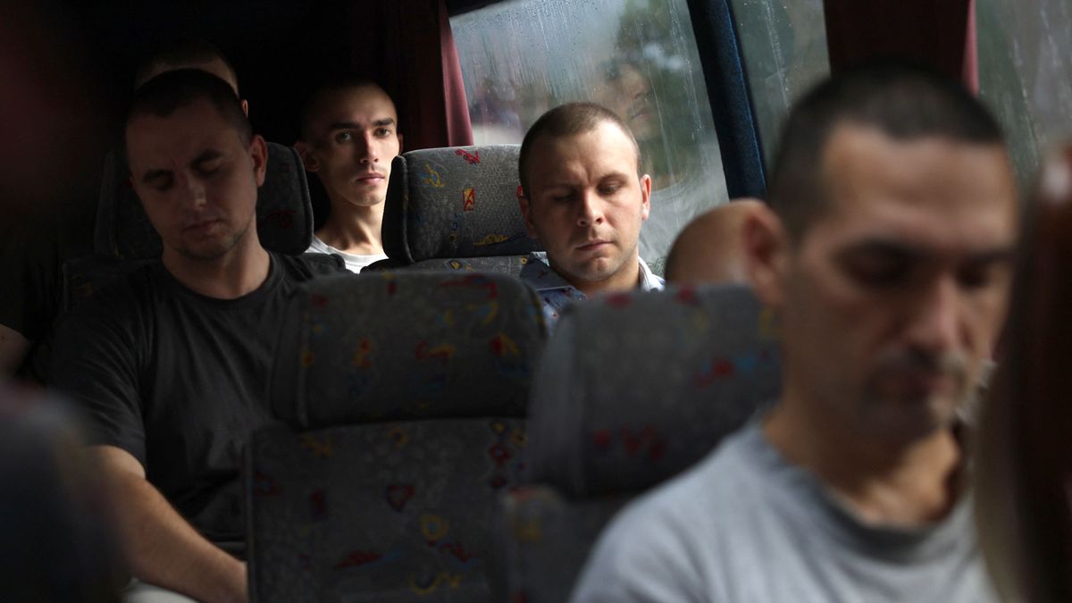 Elképesztő: akár a határátlépésnél leszedhetik a buszról és vihetik az embert a frontra az ukránok