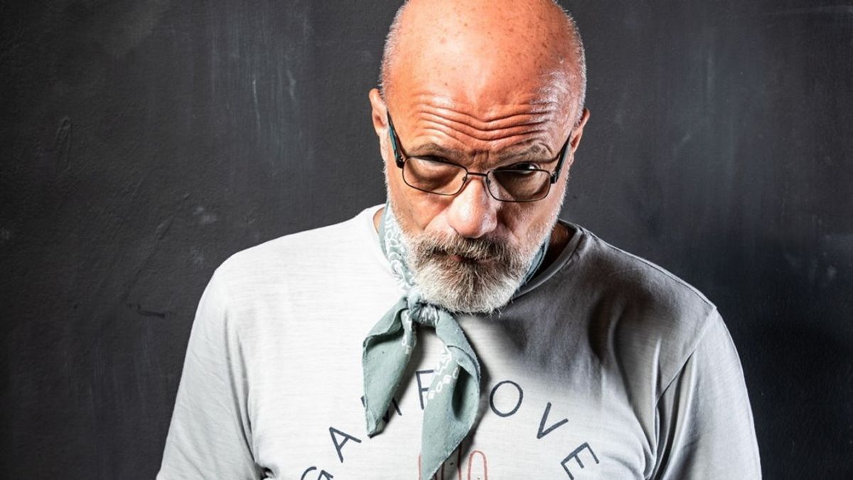 A kovidcelebek is elkezdenek beállni a divatosnak tűnő sorba