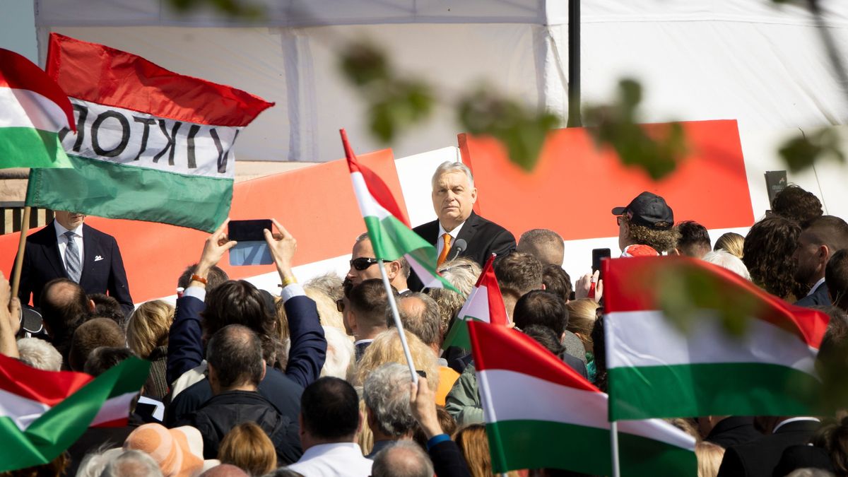 A Fidesznek áll a zászló