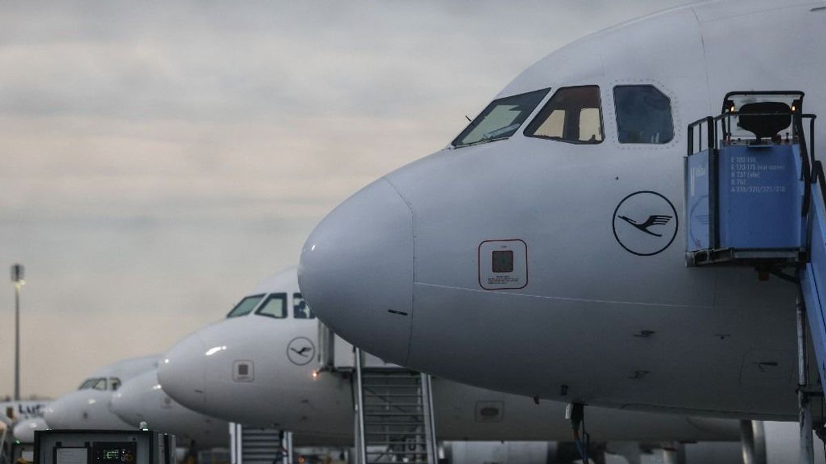 Húszezer járatot töröl a népszerű európai légitársaság a kerozinhiány miatt: kiderült, hogy Budapestet érinti-e a megszorítás