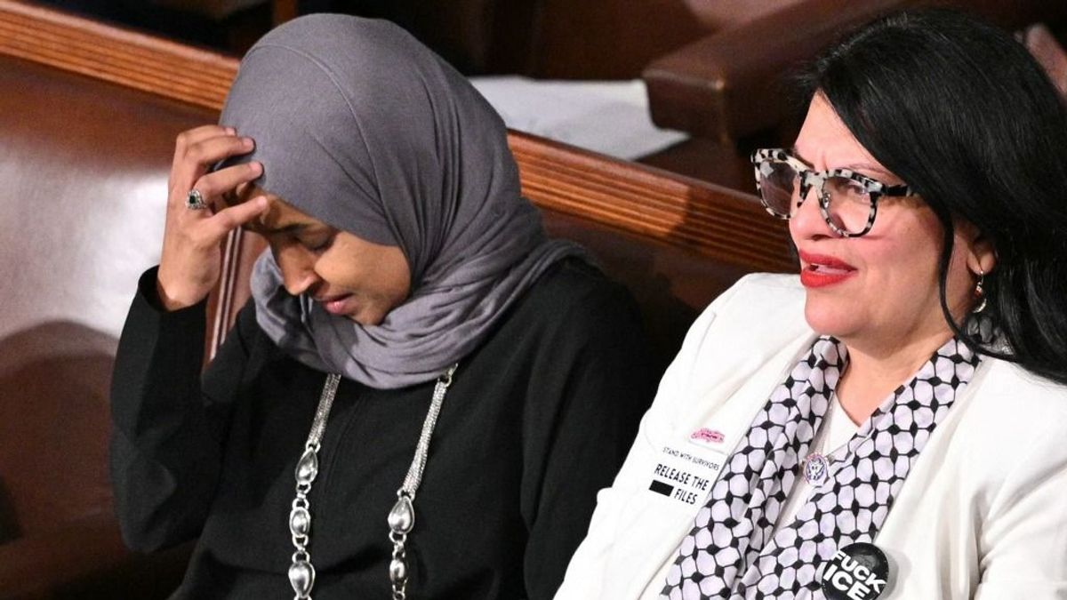 Trumpot próbálta támadni, de csak magát járatta le a demokrata képviselő, aki a tizenegyedik világháború borzalmait emlegette