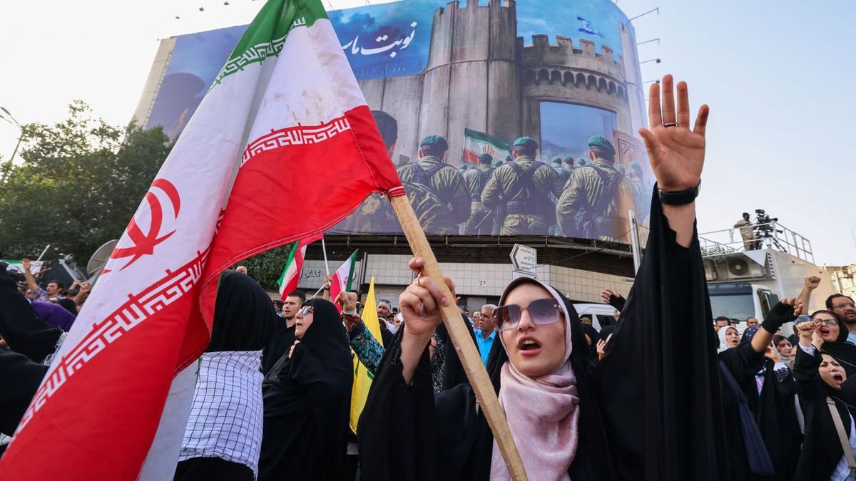 Iráni parlamenti elnök: milliók jelentkeztek önkéntes katonai szolgálatra