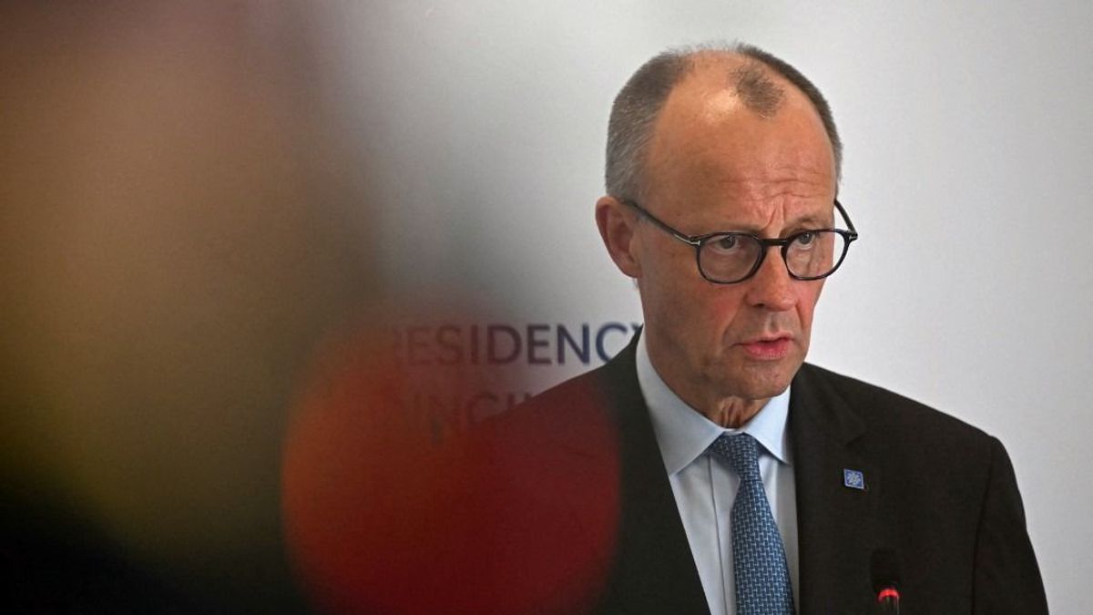 Friedrich Merz nyugdíjbotránya: össztűz alatt a német kancellár