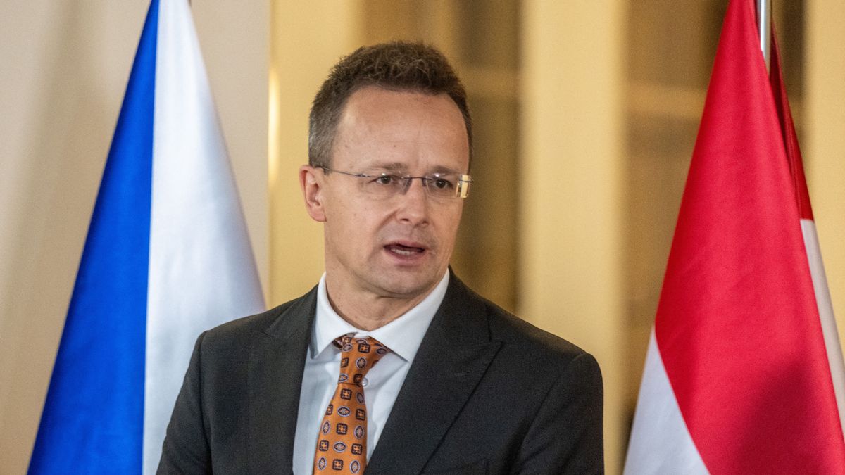 Szijjártó Péter nem kímélte a magyarul posztoló Zelenszkijt a kárpátaljai magyarok helyzete miatt