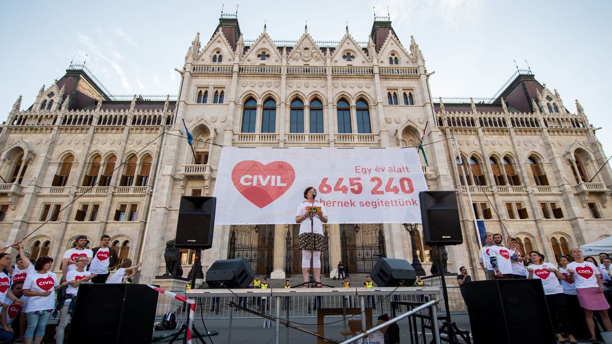 A baloldali civil szervezetek már örülnek.