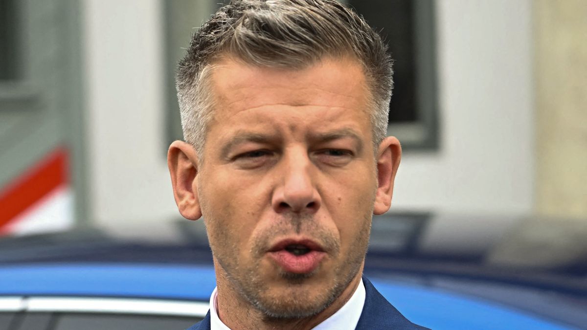 Magyar Péter egyetlen bejegyzéssel 143 milliárd forintot égetett el a tőzsdén