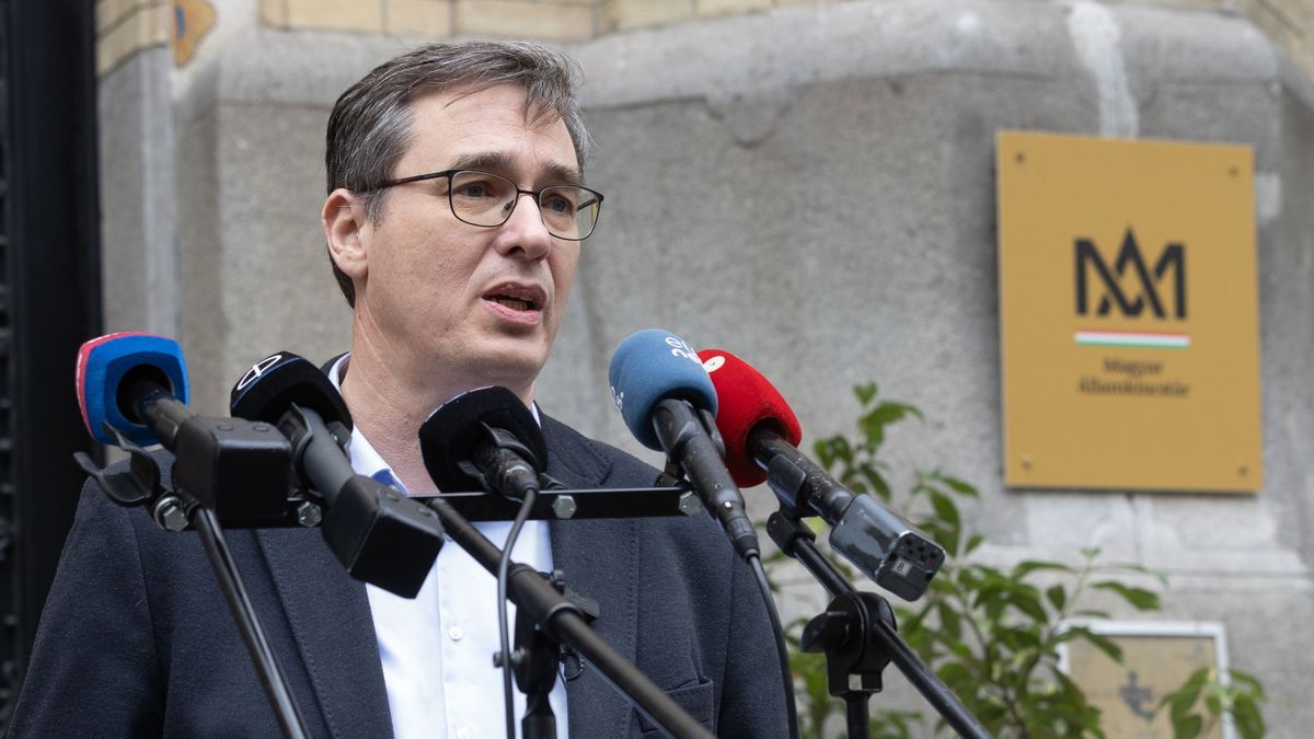 Karácsony bejelentette, hogy jó eséllyel májusban nem tudnak fizetést adni a dolgozóiknak – majd előadta a Tiszának költött szerelmes ódáját