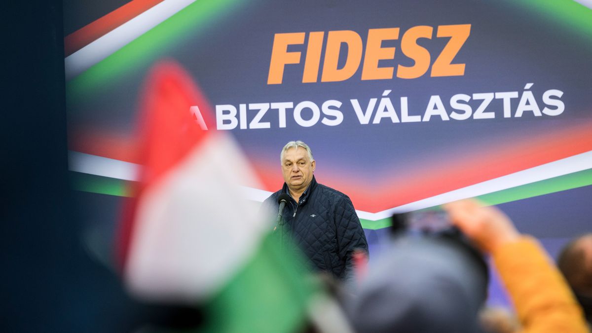 Orbán Viktor: A Tisza energiaterve eltörölné a védett üzemanyagárakat, a rezsicsökkentést és kivezetné az olcsó, orosz olajat (VIDEÓ)
