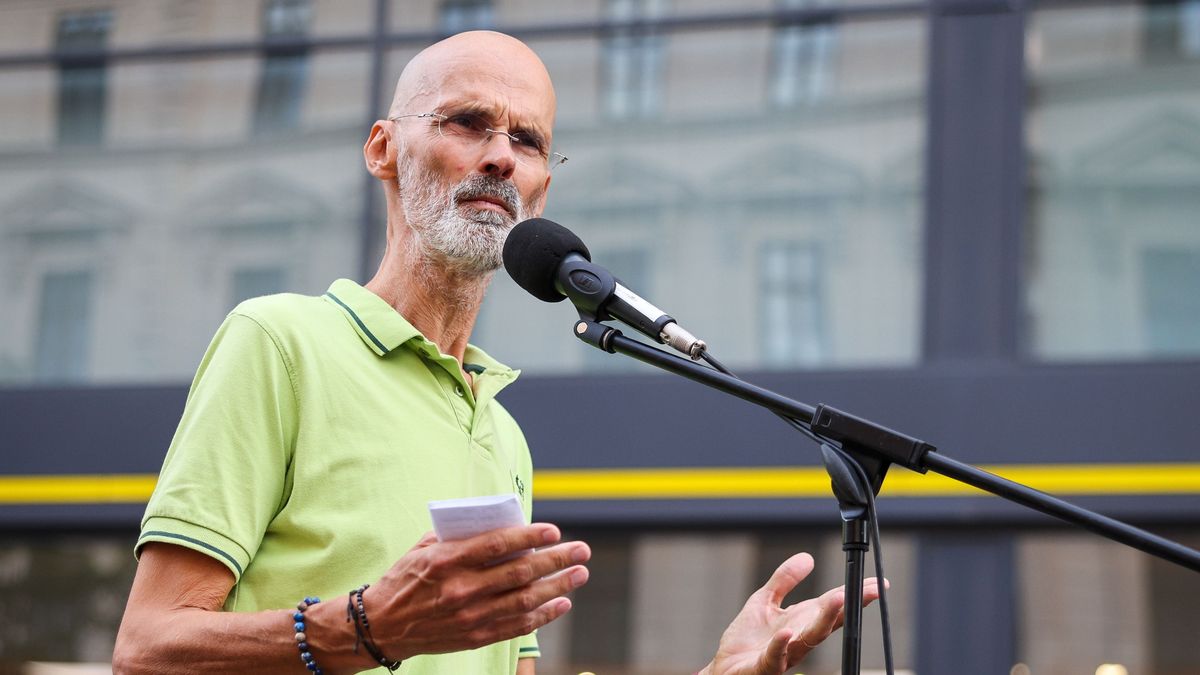 Fleck Zoltán megint elemében van: A győztes párt akár zsarolhatná is a köztársasági elnököt