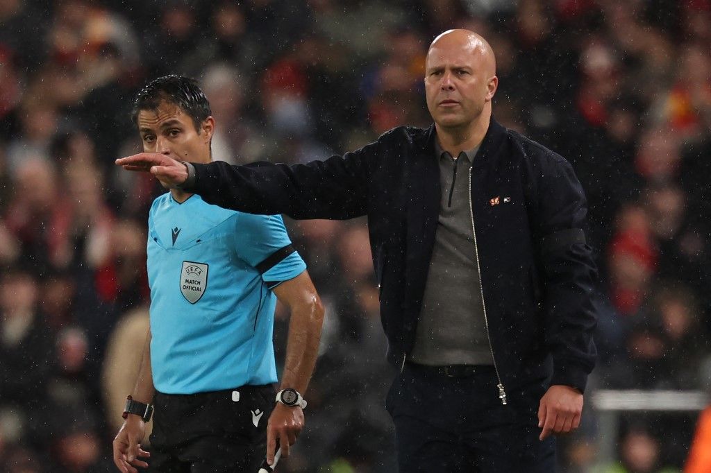 A rossz szereplés ellenére a jövőben is Slot irányíthatja Szoboszlaiékat