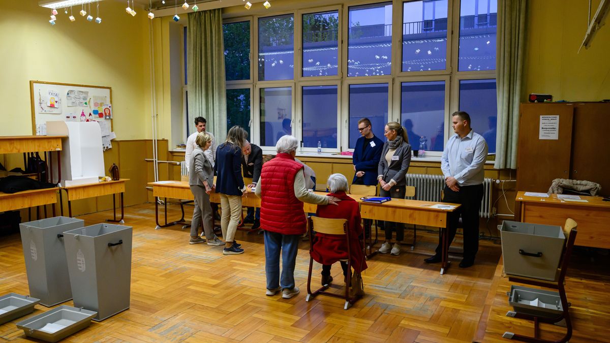 Nincs kampánycsend, de a szavazókörök közelében nem szabad kampányolni