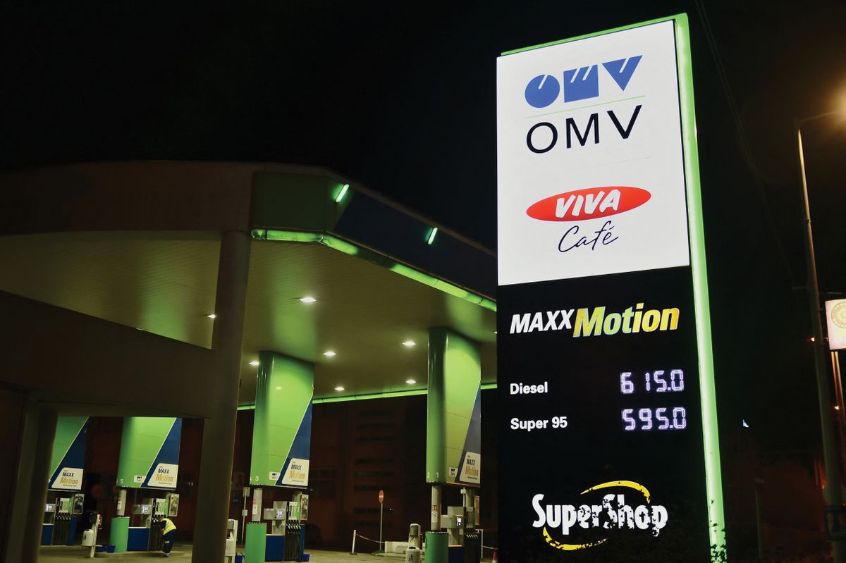 Hungary Set Price Cap On Gasoline And Diesel