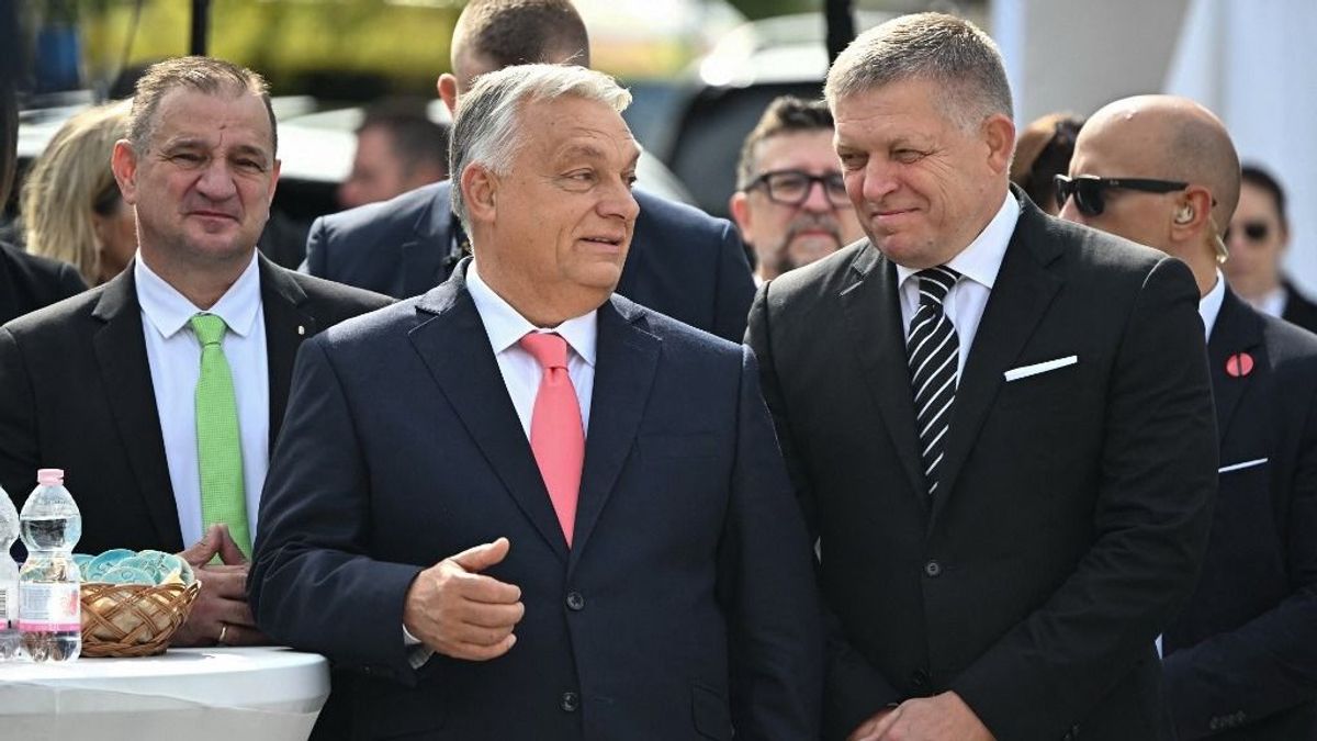 Robert Fico váratlan üzenetet küldött Orbán Viktornak: ezt mindenkinek látnia kell