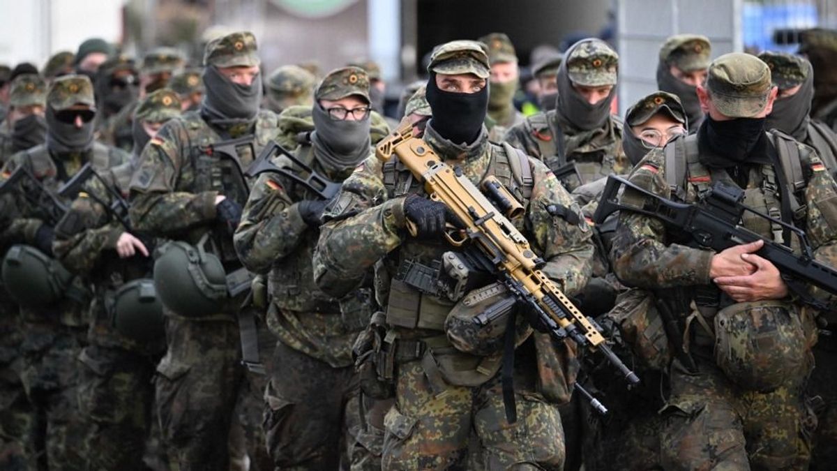 Valamire nagyon készülnek a németek: a férfiak csak a hadsereg engedélyével hagyhatják el az országot (VIDEÓ)