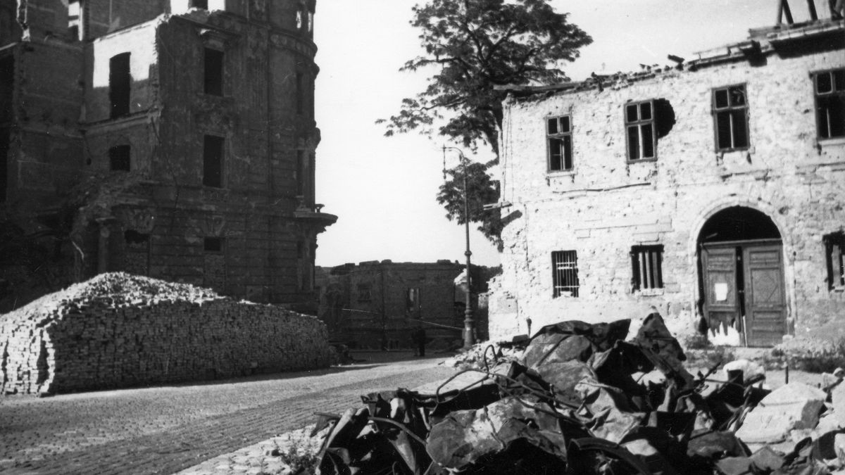 Hogyan lehetett túlélni a földre szállt poklot Budapesten 1944-'45-ben?
