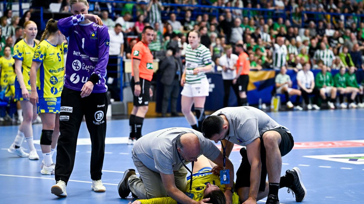 A metzi klubelnök pofozta fel elájult játékosát a Fradi-meccsen – döntetlent értek el a magyar lányok hazai pályán