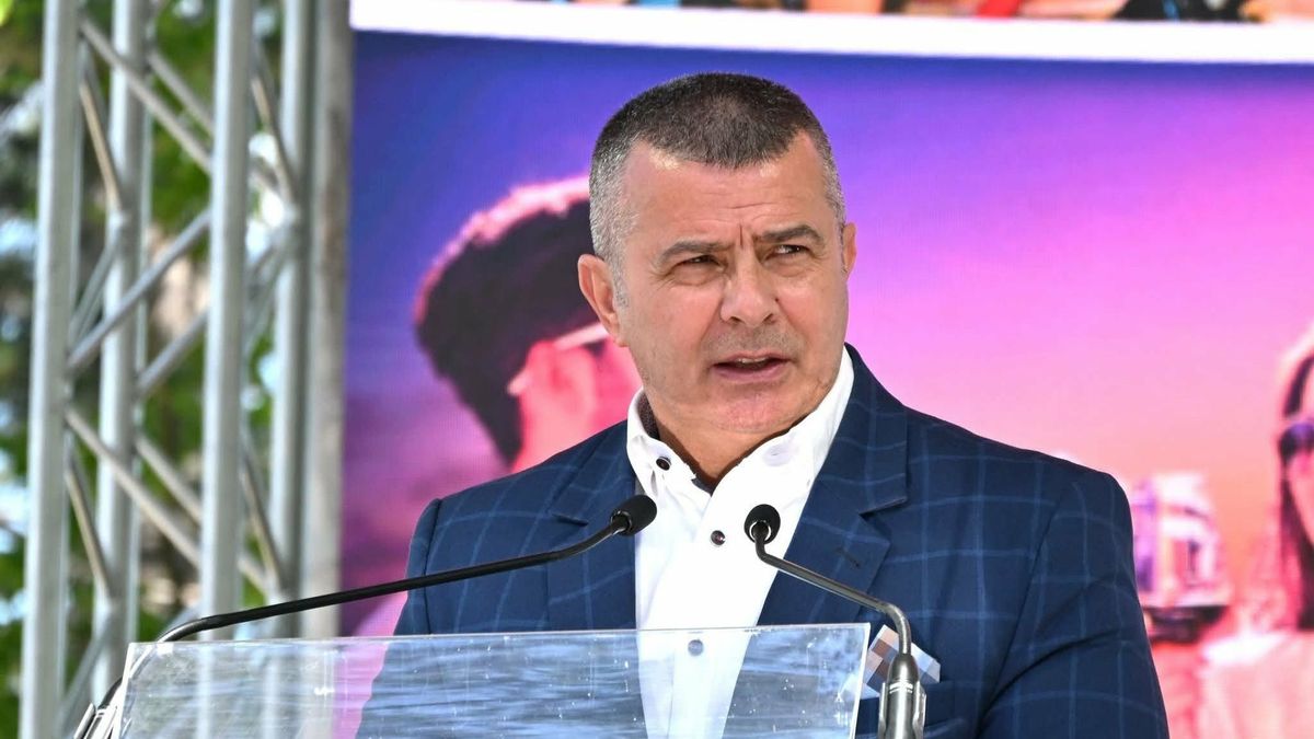 Siófok polgármestere sem kímélte a kormányt a bércsökkentési tervek miatt