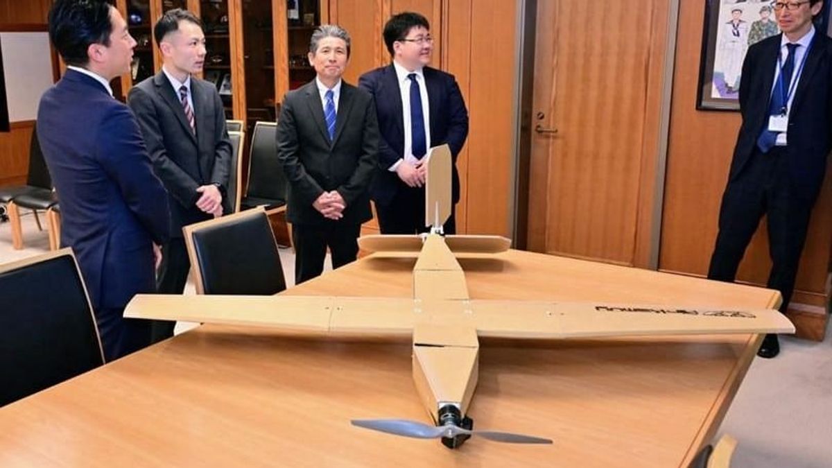 Olcsó, könnyű és nehezen észlelhető: papíralapú drónokat vet be Japán (VIDEÓ)