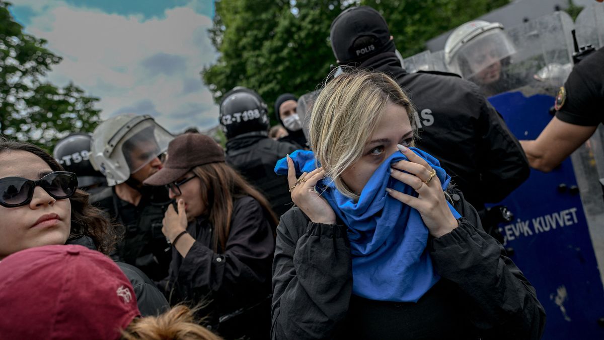 Drámai jelenetek Isztambulban: rendőrök törtek be a diákok által megszállt egyetemre