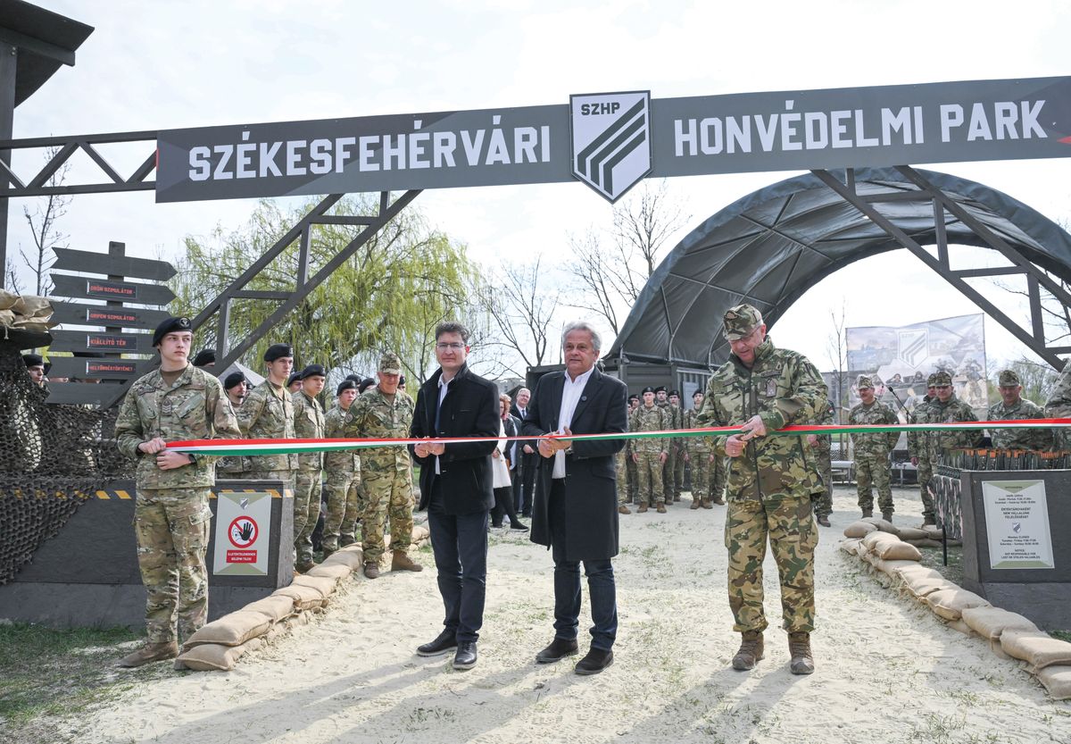 CSER-PALKOVICS András; MIHÓCZA Zoltán; VARGHA Tamás
