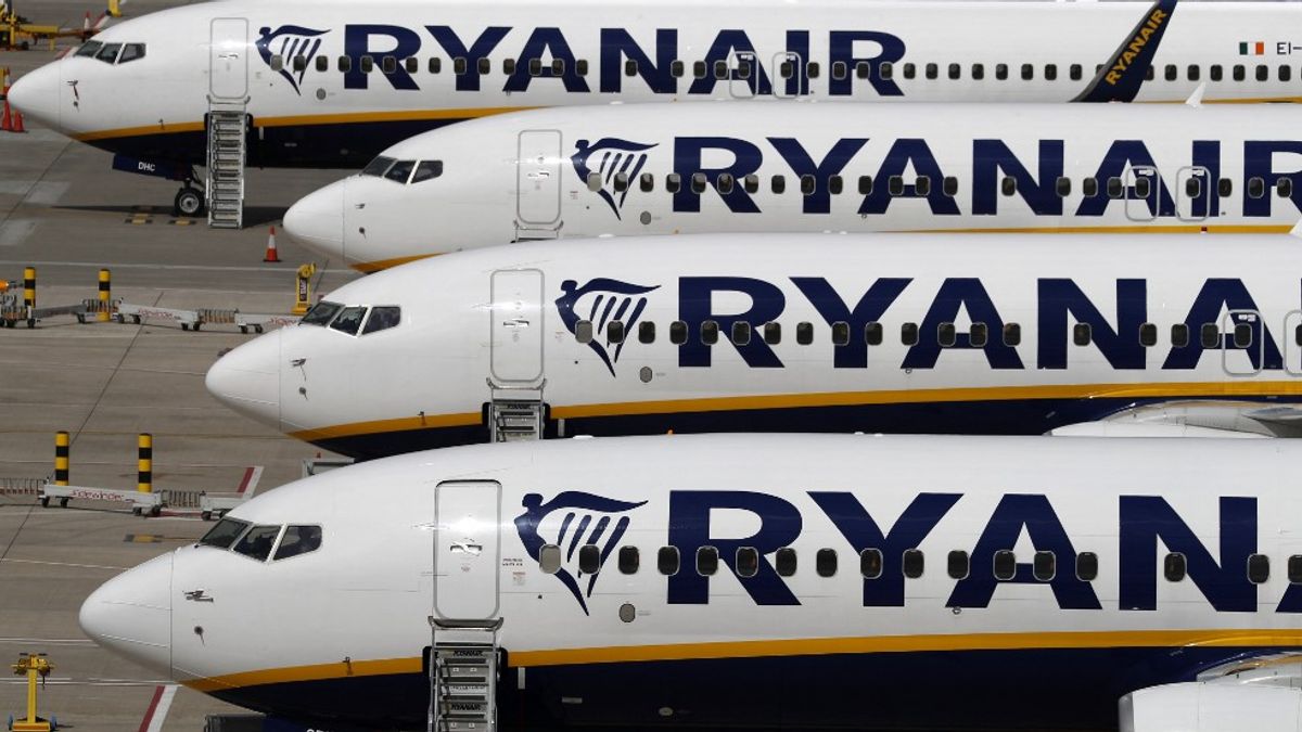 Botrány a Ryanairnél: közel 400 magyar munkavállaló nem kapta meg időben a fizetését