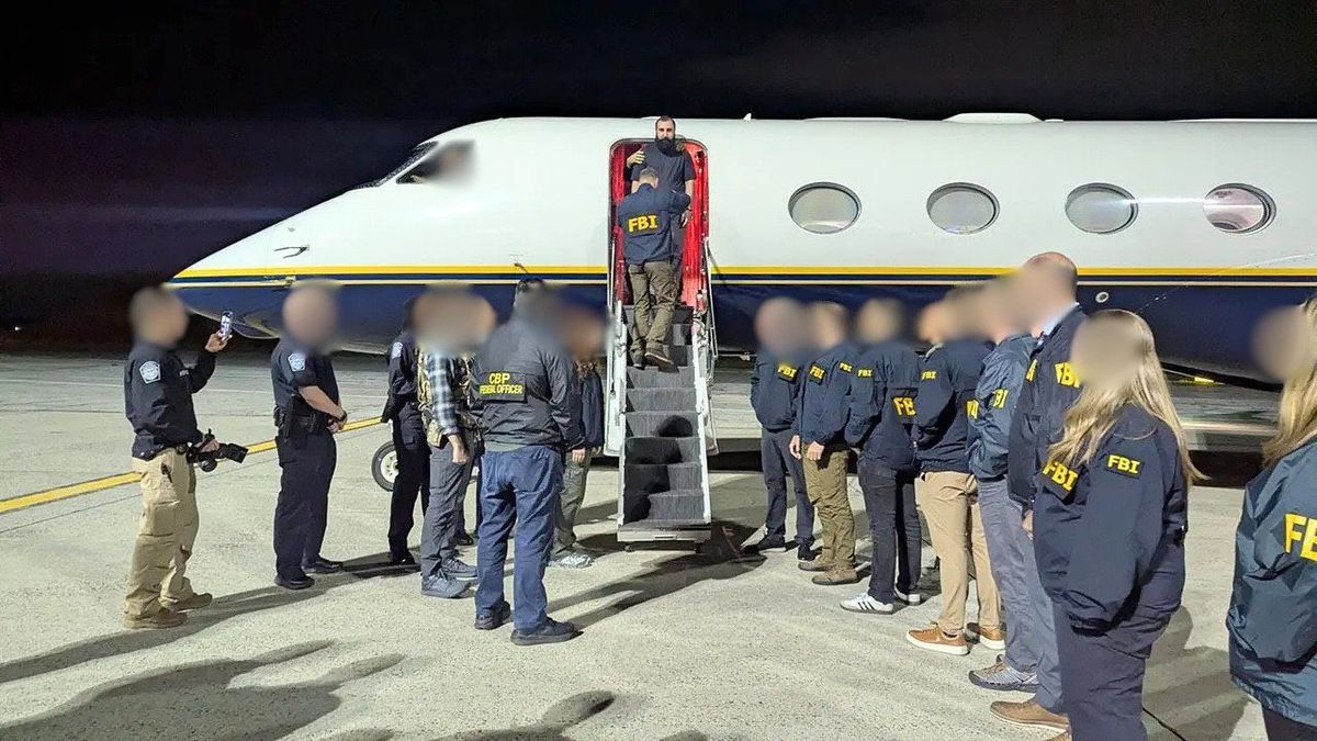 Az FBI New Yorkba vitte az iraki férfit, akit európai terrortámadásokkal vádolnak