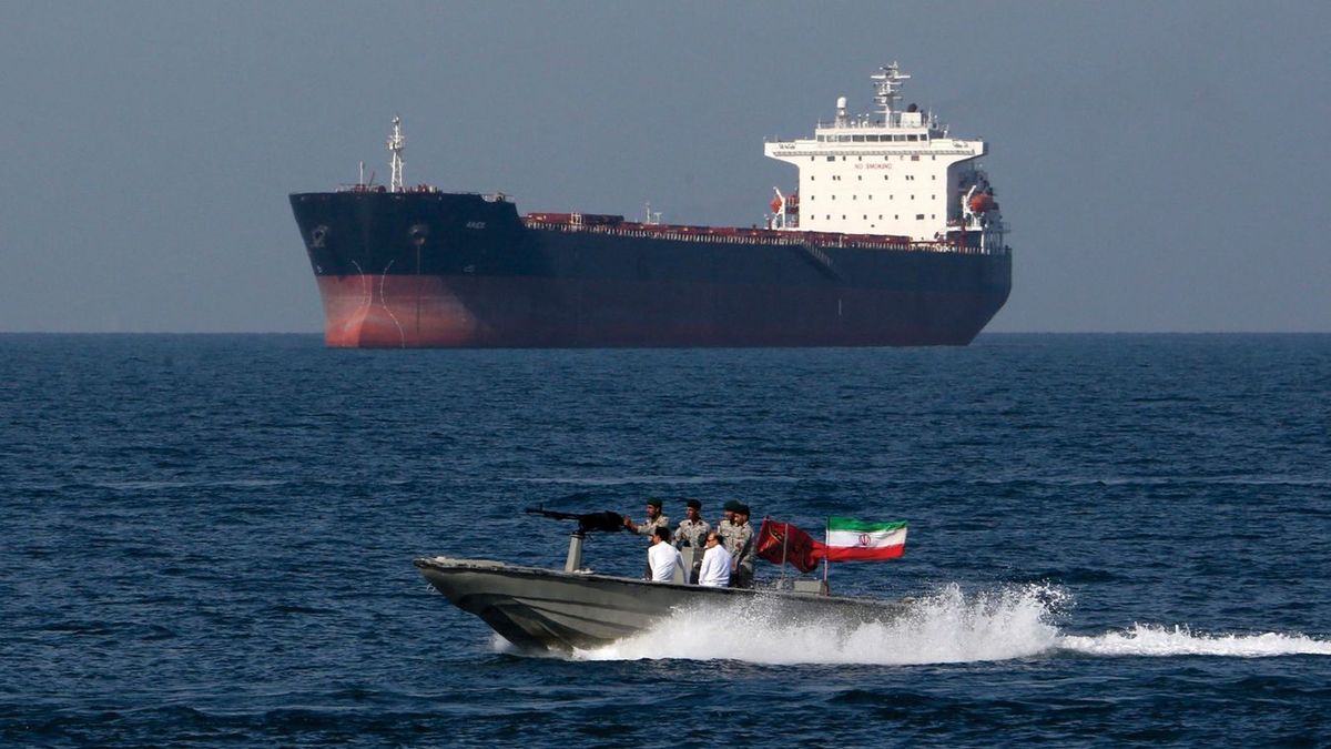 Donald Trump: Irán kétségbeesetten meg akar egyezni
