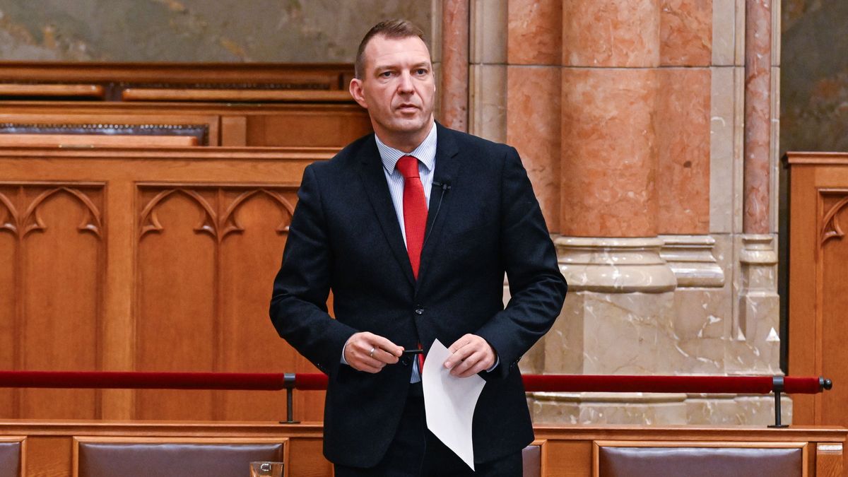 Kiszólt a pöcéből