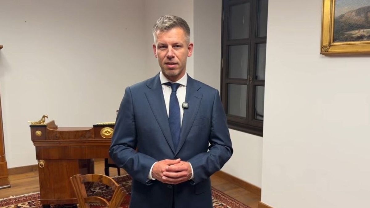 Politikai alázás felsőfokon: Magyar Péter nyilvánosan hatolt be a Karmelitába, utasítást adott Orbán minisztereinek