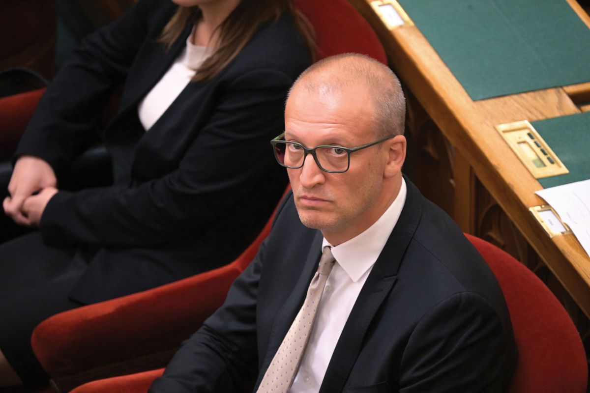MAGYAR Péter; TARR Zoltán