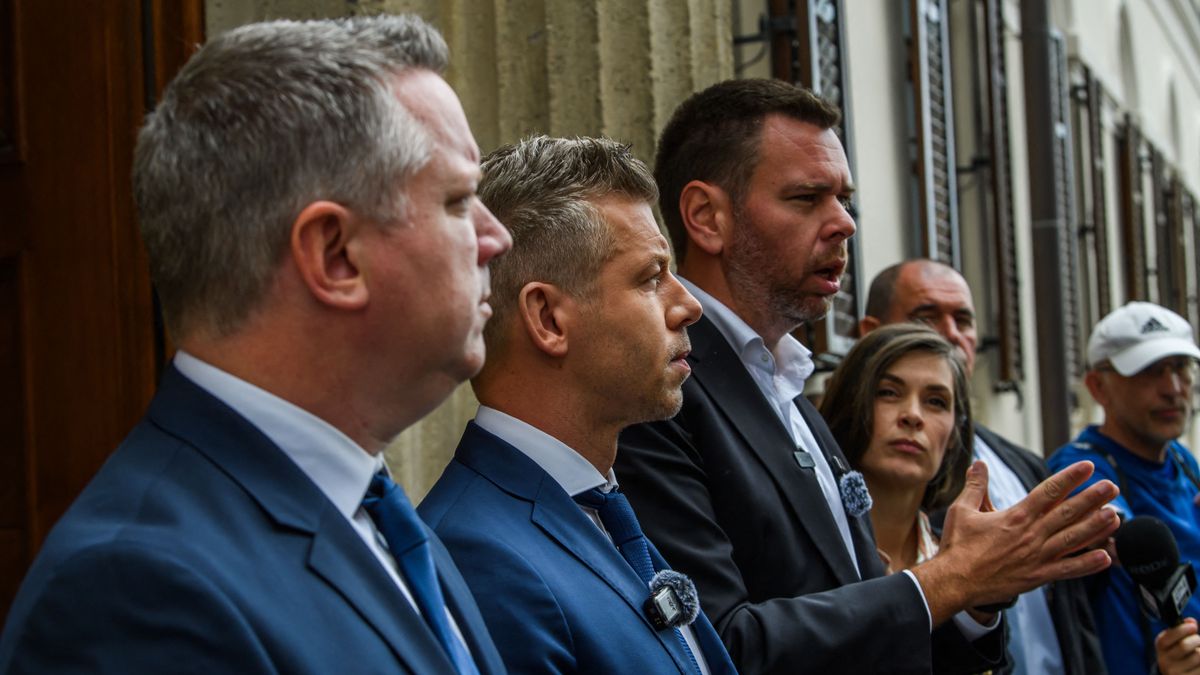 Magyar Péter politikai szórakoztatóműsort csinál a kormányzásból