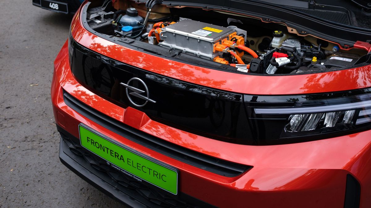 Döntött a főváros: komoly csapás éri az elektromos autósokat Budapesten