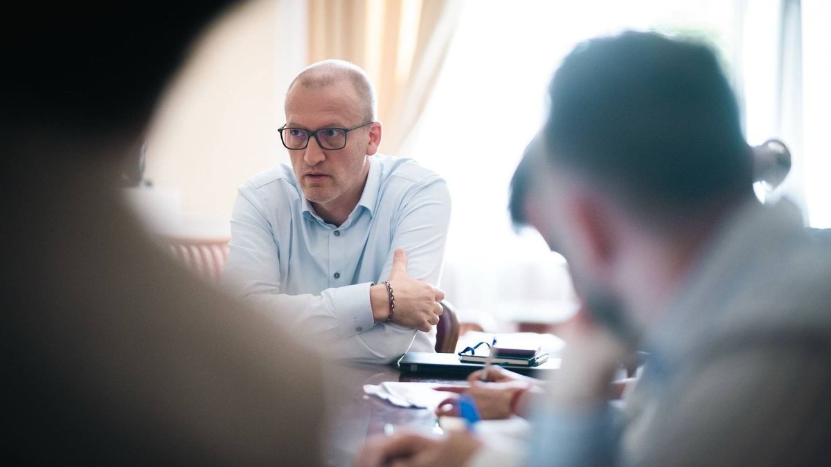 A „romeltakarítás” egyetlen pillanatra sem vonhatja el a figyelmet az országépítésről