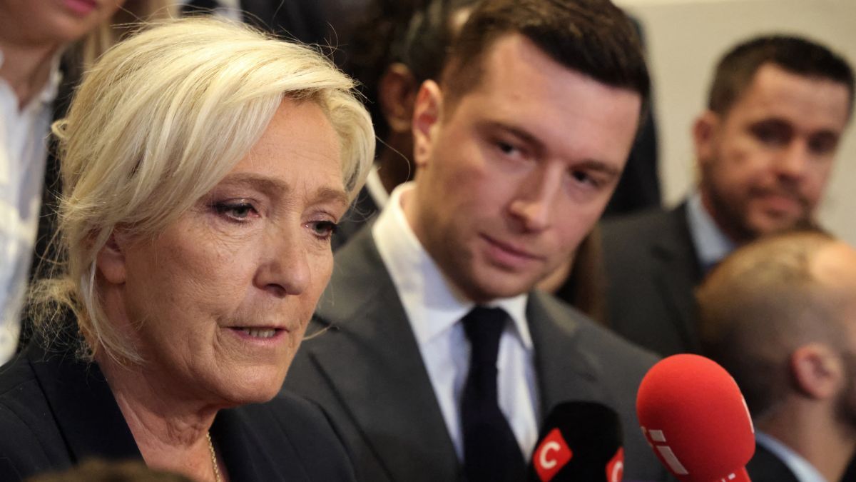 Hiába a rekordnépszerűség, a francia bankok nem akarnak hitelt adni Marine Le Pen pártjának