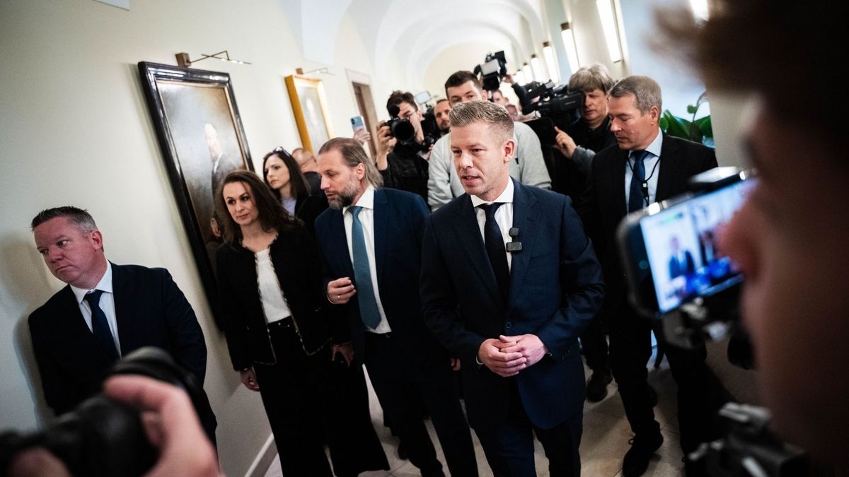 Egy megválasztott miniszterelnöknek nem az a dolga, hogy idegenvezetést tartson a Karmelita Kolostorban