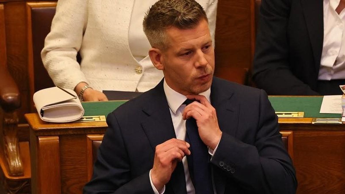 Egy hete miniszterelnök Magyar Péter